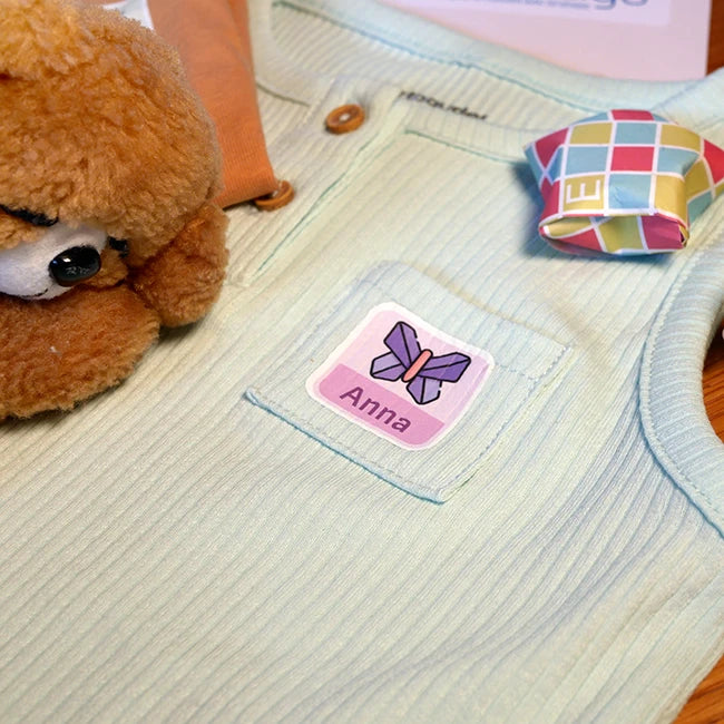 Décor personnalisé thermocollant sur un vêtement enfant